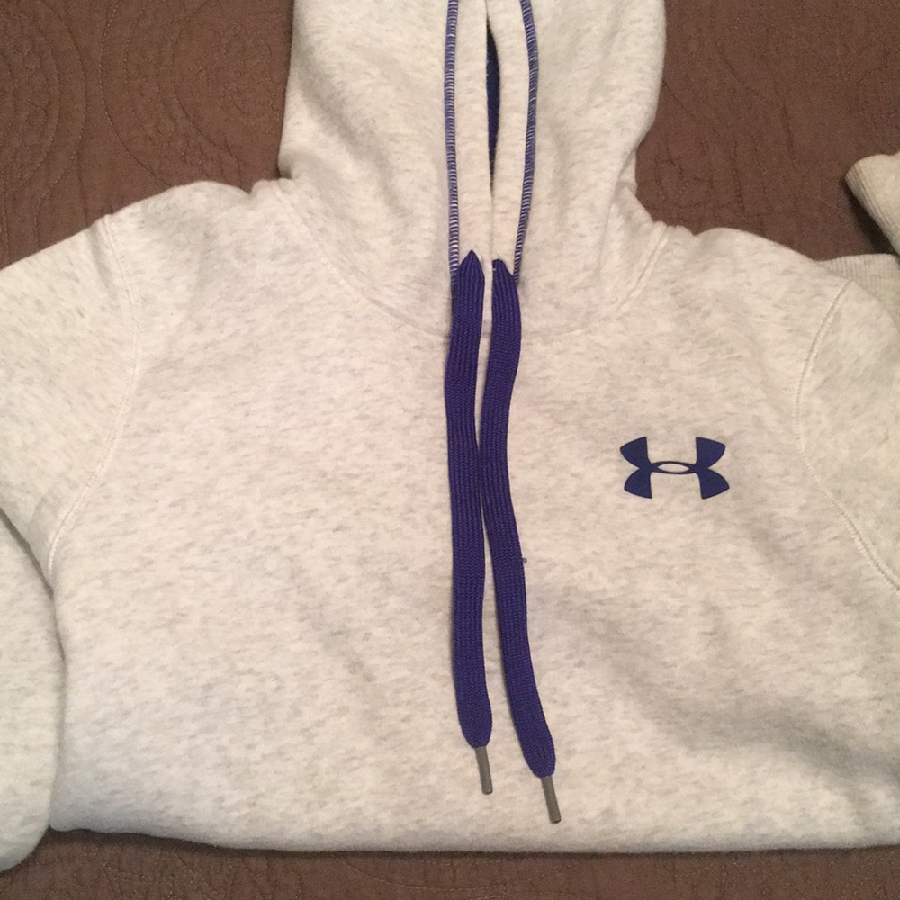 Under armor hoody (size small)